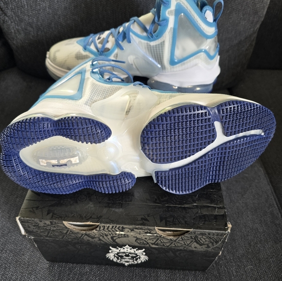 NIKE LEBRON 19 | Space Jam - Picture 3 of 6